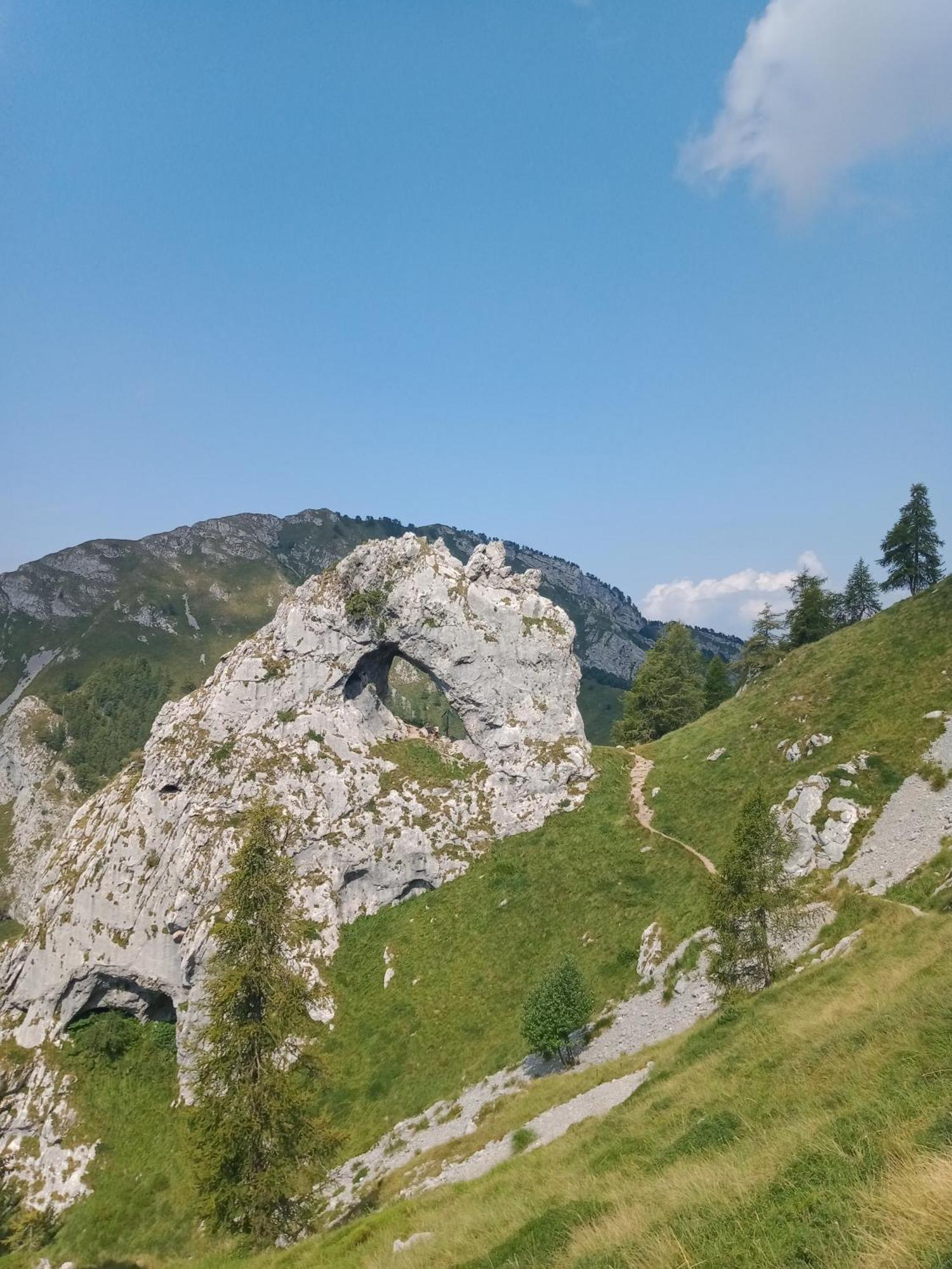 Bed and Breakfast Il Giardino Di Cres Esino Lario Exterior foto