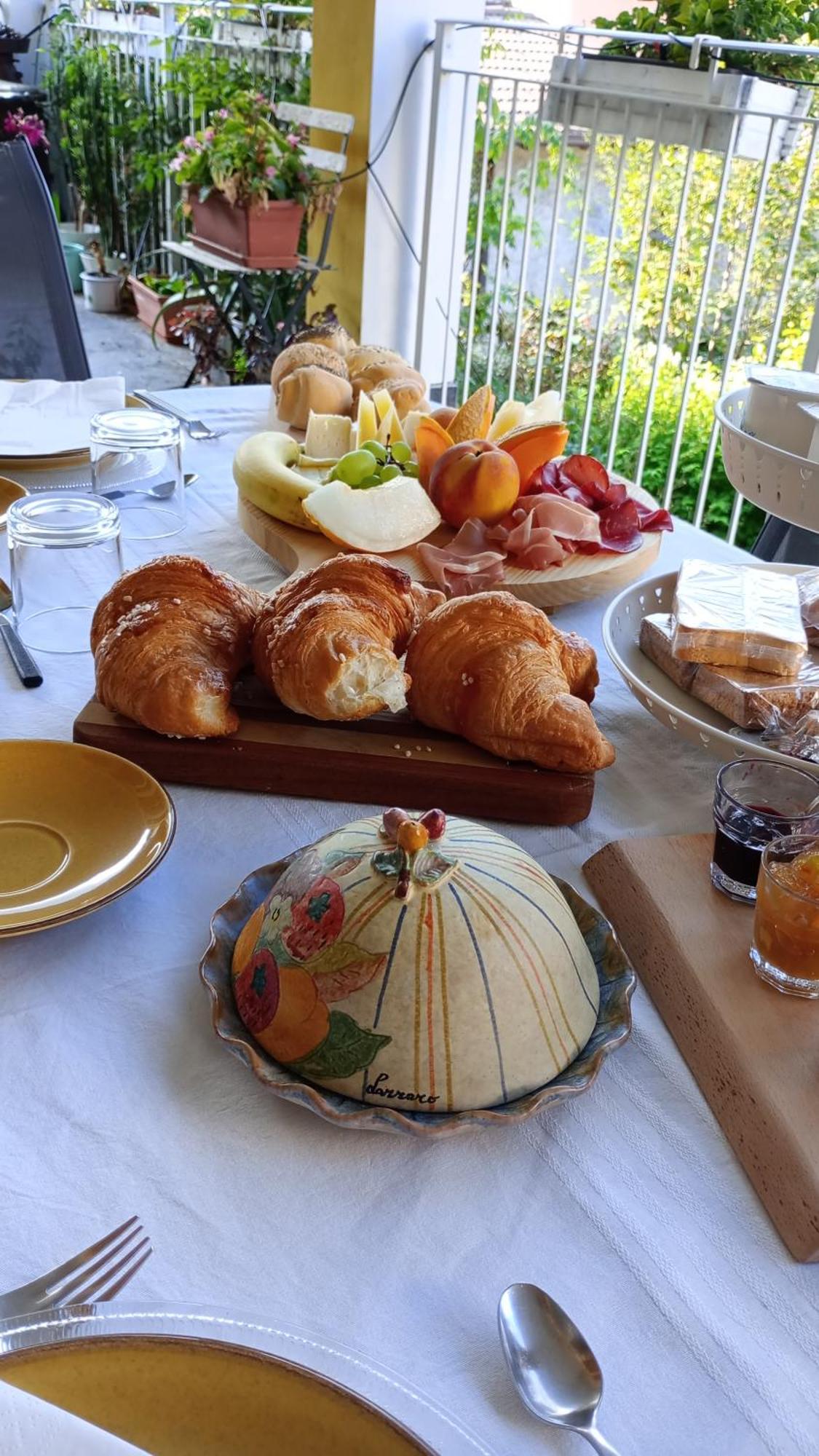 Bed and Breakfast Il Giardino Di Cres Esino Lario Exterior foto