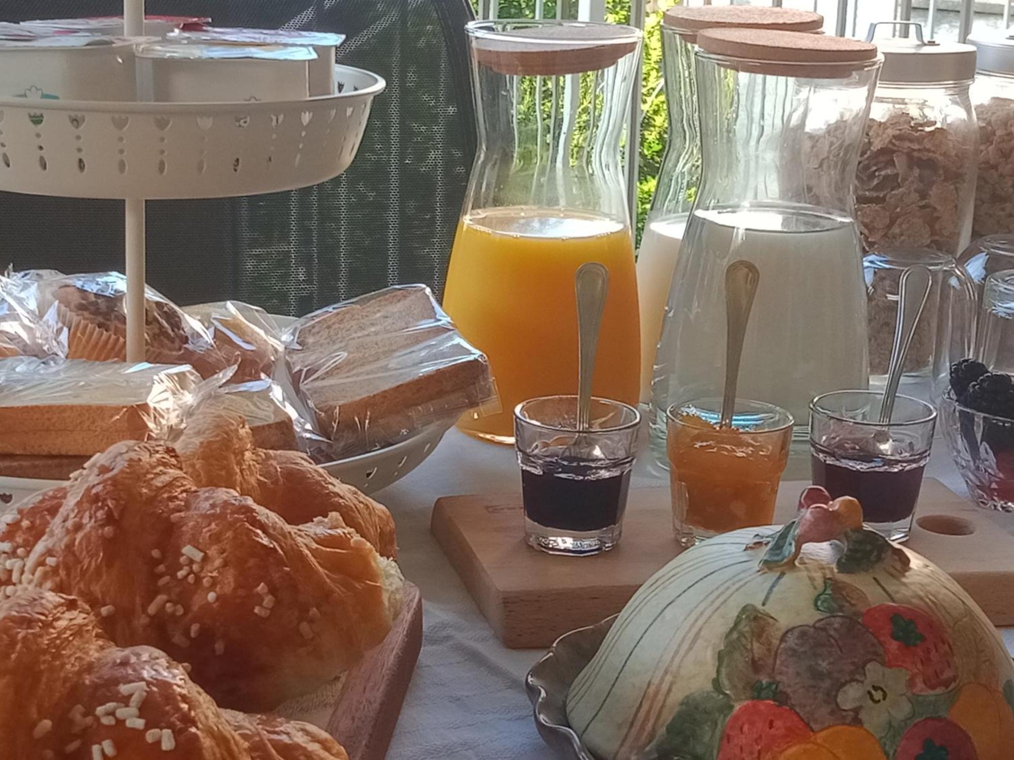 Bed and Breakfast Il Giardino Di Cres Esino Lario Exterior foto